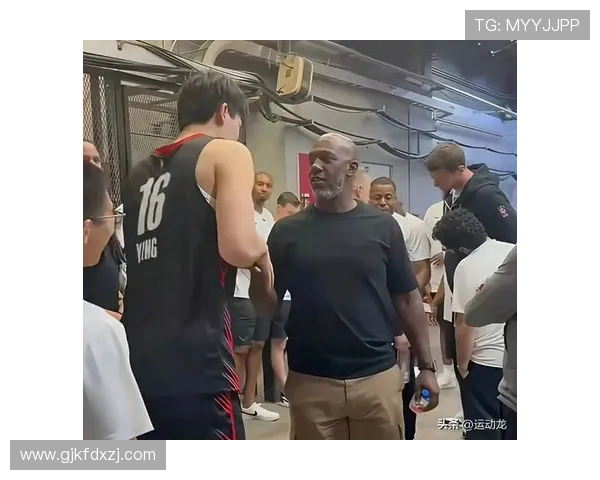 杨瀚森以平常心迎接NBA常规赛首秀展现沉稳心态和赛场自信