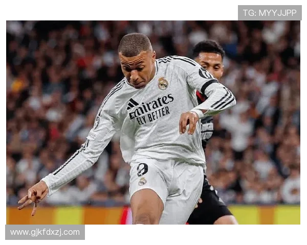 姆巴佩凭借出色表现荣获欧洲金靴奖 打破记录荣登天下足球殊荣榜